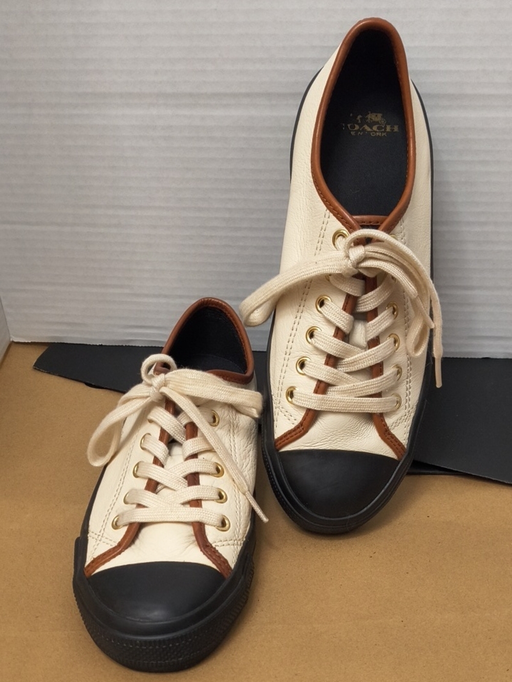 Coach Empire Low-Top Leather Sneaker  Sz 8 1/2